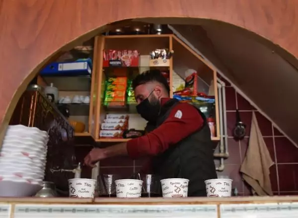 Son dakika: Sivas'ta normalleşme sevinci; lokantada yemeyi özledik Son dakika: Sivas'ta normalleşme sevinci; lokantada yemeyi özledik