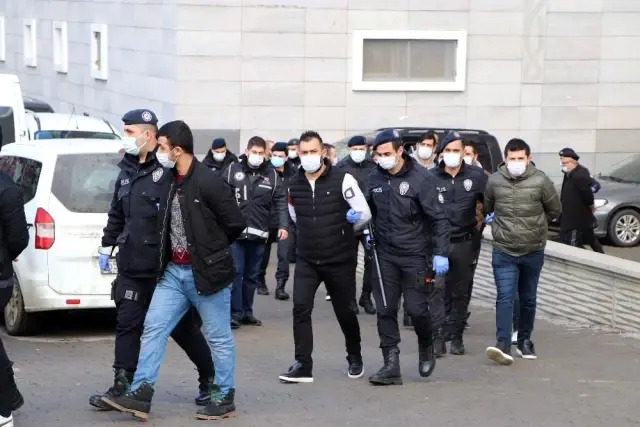 Samsun merkezli organize suç örgütü operasyonunda gözaltına alınan 31 şüpheli adliyede Samsun merkezli organize suç örgütü operasyonunda gözaltına alınan 31 şüpheli adliyede