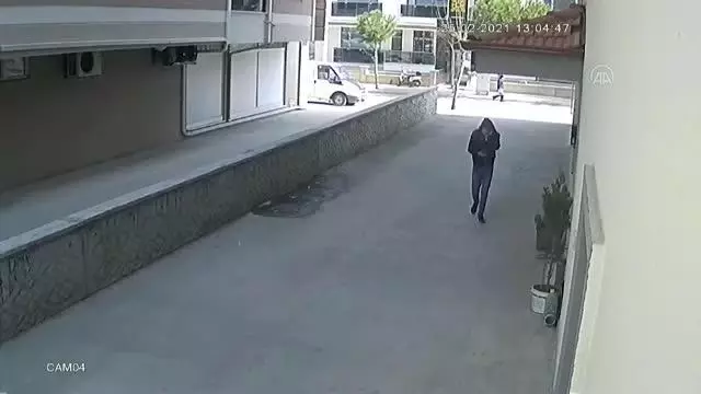 Son dakika haber: Telefon dolandırıcılığı iddiasıyla yakalanan zanlı tutuklandı Son dakika haber: Telefon dolandırıcılığı iddiasıyla yakalanan zanlı tutuklandı