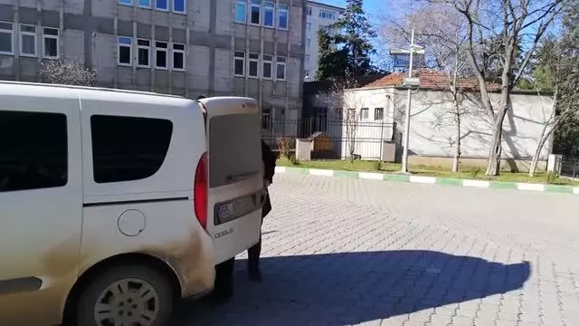 Trafikte yol verme kavgası: 4 şüpheli gözaltına alındı Trafikte yol verme kavgası: 4 şüpheli gözaltına alındı