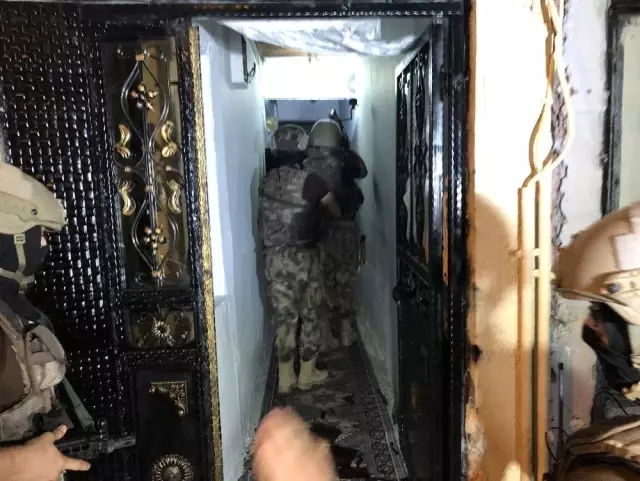 Uyuşturucu parasıyla lüks hayata suçüstü Uyuşturucu parasıyla lüks hayata suçüstü