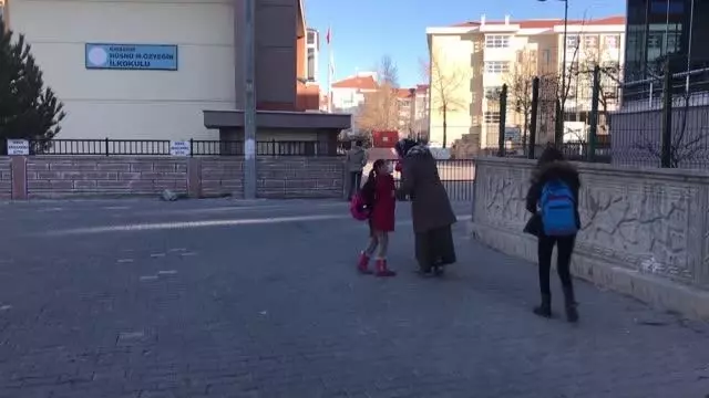 İç Anadolu'da yeni normalleşme süreciyle okullarda yüz yüze eğitime başlandı İç Anadolu'da yeni normalleşme süreciyle okullarda yüz yüze eğitime başlandı