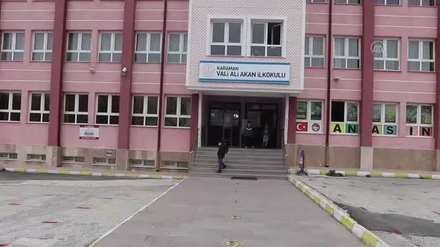 Yeni normalleşme süreciyle okullarda yüz yüze eğitim başladı Yeni normalleşme süreciyle okullarda yüz yüze eğitim başladı