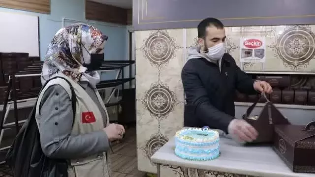 Son dakika haber! Yetim çocukların yüzü doğum günü sürpriziyle gülüyor Son dakika haber! Yetim çocukların yüzü doğum günü sürpriziyle gülüyor