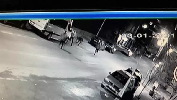 Yol verme kavgası: 3 yaralı Yol verme kavgası: 3 yaralı