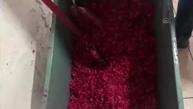 1 ton 382 kilogram kaçak nargile tütünü ele geçirildi 1 ton 382 kilogram kaçak nargile tütünü ele geçirildi