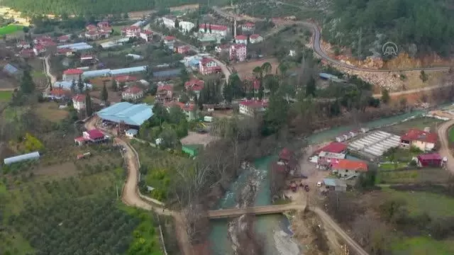 Ahşaba işlediği Cumhurbaşkanlığı forsunu Cumhurbaşkanı Erdoğan'a hediye etmek istiyor Ahşaba işlediği Cumhurbaşkanlığı forsunu Cumhurbaşkanı Erdoğan'a hediye etmek istiyor