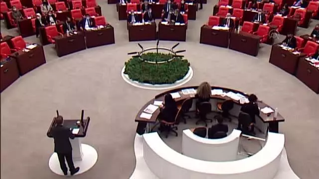 AK Partili Maviş: '(HDP'ye) Gerici ve yobaz, sadece totaliter ideolojilere inanan ancak sizin gibi kafalar olabilir' AK Partili Maviş: '(HDP'ye) Gerici ve yobaz, sadece totaliter ideolojilere inanan ancak sizin gibi kafalar olabilir'