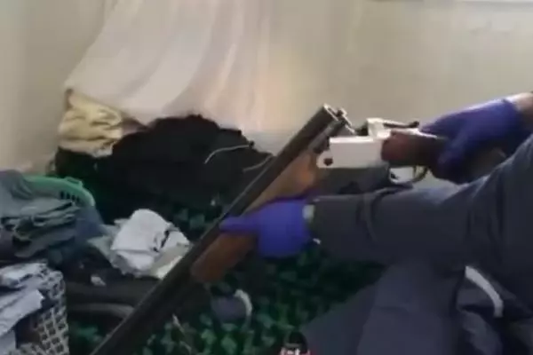 Son dakika haberi: Akhisar'da sahte içki ve tarihi eser operasyonu Son dakika haberi: Akhisar'da sahte içki ve tarihi eser operasyonu