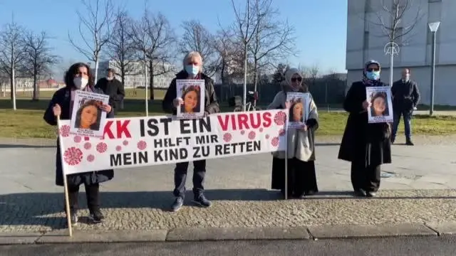 Son dakika haberi | Almanya'da PKK tarafından kızı kaçırılan anne eylemini Başbakanlık önünde sürdürüyor Son dakika haberi | Almanya'da PKK tarafından kızı kaçırılan anne eylemini Başbakanlık önünde sürdürüyor