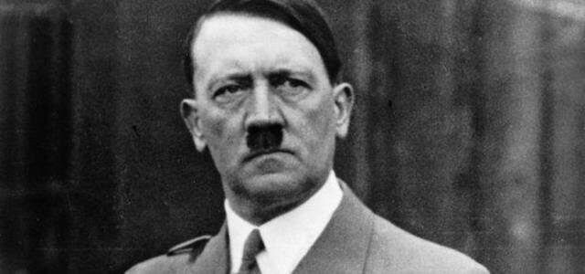 Amazon'un yeni logosu Adolf Hitler'e benzetildi Amazon'un yeni logosu Adolf Hitler'e benzetildi