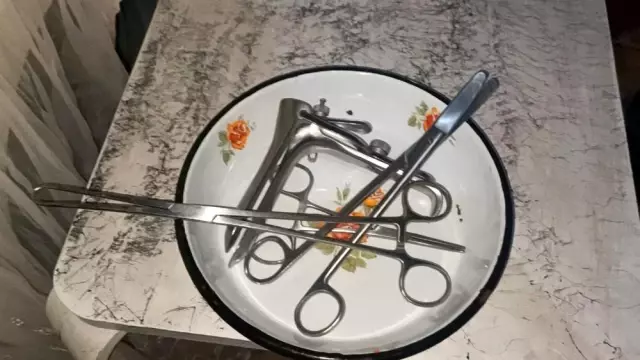 Kendisini doktor olarak tanıtıp kürtaj ve doğum yaptıran Suriyeli kadın, yakalandı Kendisini doktor olarak tanıtıp kürtaj ve doğum yaptıran Suriyeli kadın, yakalandı