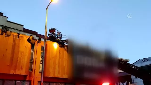 Ataşehir'de mobilya fabrikasında ikinci kez yangın çıktı Ataşehir'de mobilya fabrikasında ikinci kez yangın çıktı