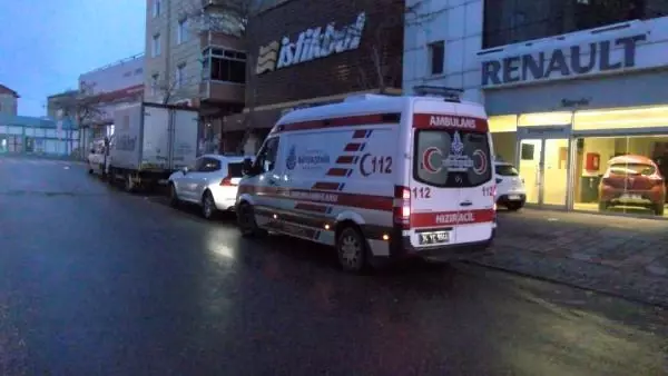 Ataşehir'de mobilya fabrikasında ikinci kez yangın çıktı Ataşehir'de mobilya fabrikasında ikinci kez yangın çıktı