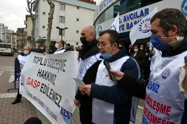AVCILAR BELEDİYESİ ÖNÜNDE MEMURLARDAN HALAYLI EYLEM AVCILAR BELEDİYESİ ÖNÜNDE MEMURLARDAN HALAYLI EYLEM