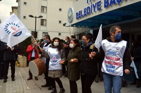 AVCILAR BELEDİYESİ ÖNÜNDE MEMURLARDAN HALAYLI EYLEM AVCILAR BELEDİYESİ ÖNÜNDE MEMURLARDAN HALAYLI EYLEM