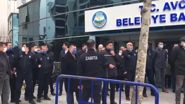 Avcılar'da belediye çalışanlarından toplu sözleşme eylemi Avcılar'da belediye çalışanlarından toplu sözleşme eylemi