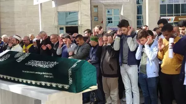 Avcılar'da kızı öldürülen anne: Adalet istiyorum Avcılar'da kızı öldürülen anne: Adalet istiyorum