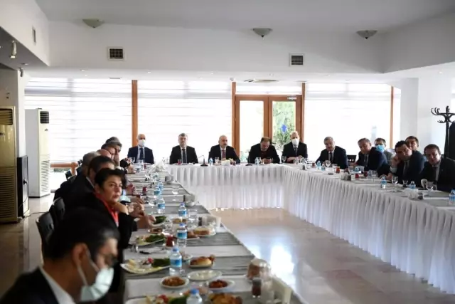 Bursa'yı Ankara-İstanbul hattına bağlamak için çalışmalar devam ediyor' Bursa'yı Ankara-İstanbul hattına bağlamak için çalışmalar devam ediyor'