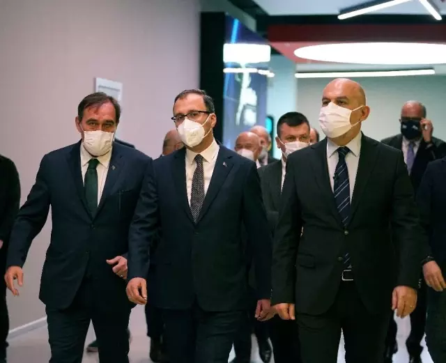 Bakan Kasapoğlu: 'Amacımız herkesin sağlıklı bir şekilde bir araya gelmesini sağlamak' Bakan Kasapoğlu: 'Amacımız herkesin sağlıklı bir şekilde bir araya gelmesini sağlamak'