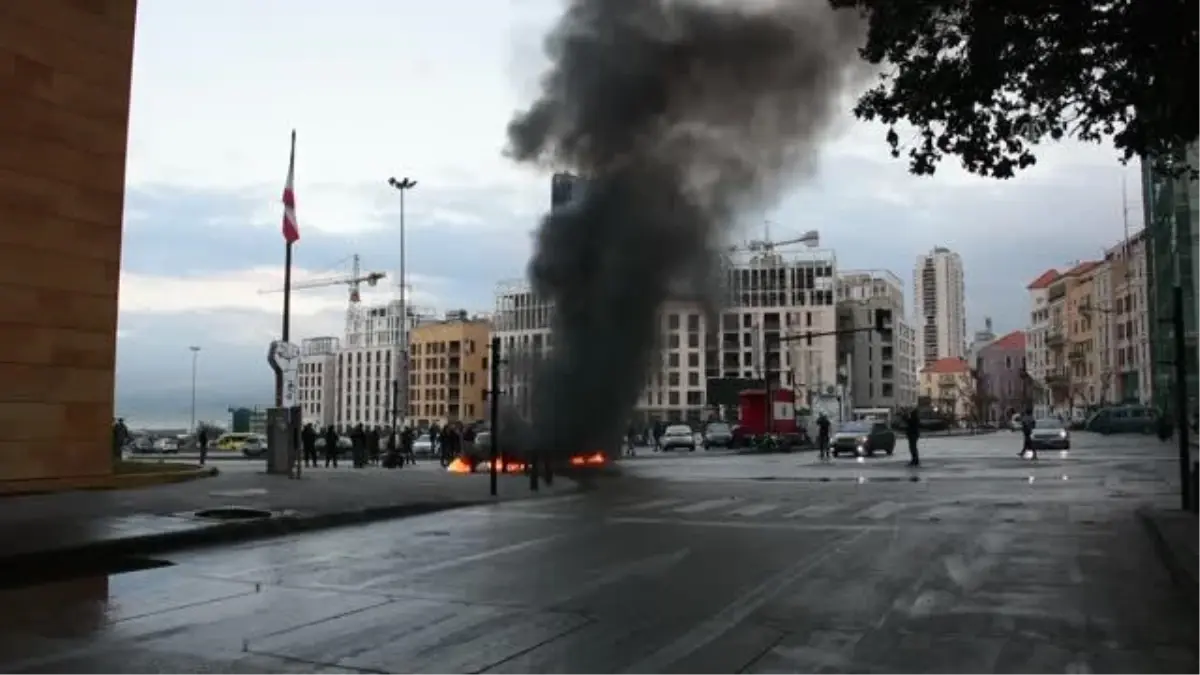 Son dakika gündem: Beyrut Şehitler Meydanı'nda ekonomik kriz protestosu