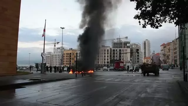 Son dakika gündem: Beyrut Şehitler Meydanı'nda ekonomik kriz protestosu Son dakika gündem: Beyrut Şehitler Meydanı'nda ekonomik kriz protestosu