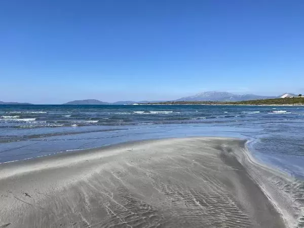 Yunanistan'daki 6.2'lik depremin ardından İzmir'de deniz çekildi, tekneler karaya oturdu Yunanistan'daki 6.2'lik depremin ardından İzmir'de deniz çekildi, tekneler karaya oturdu