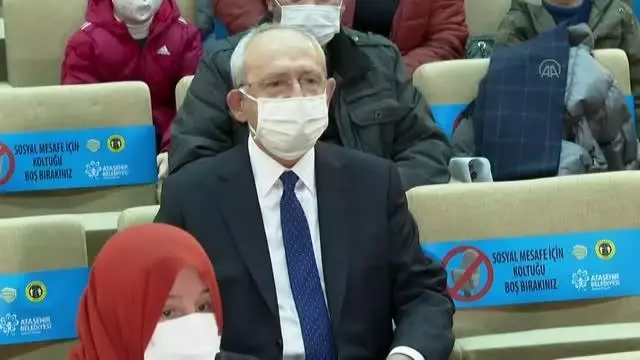CHP Lideri Kılıçdaroğlu, apartman görevlileriyle toplantıda bir araya geldi CHP Lideri Kılıçdaroğlu, apartman görevlileriyle toplantıda bir araya geldi