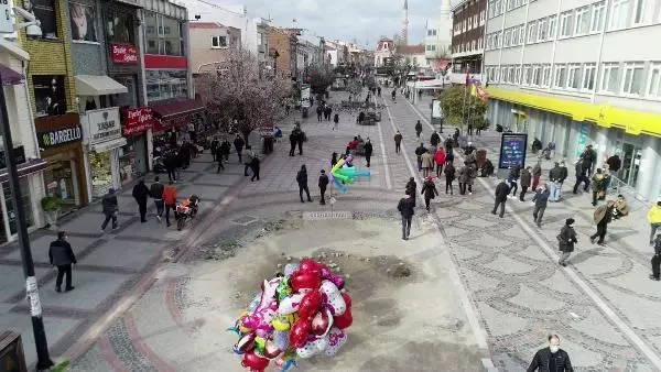 'Çok yüksek riskli' grupta yer alan Edirne'de esnaf, renklerinin haritada turuncuya dönmesini bekliyor 'Çok yüksek riskli' grupta yer alan Edirne'de esnaf, renklerinin haritada turuncuya dönmesini bekliyor