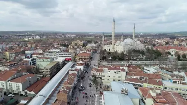 'Çok yüksek riskli' grupta yer alan Edirne'de esnaf, renklerinin haritada turuncuya dönmesini bekliyor 'Çok yüksek riskli' grupta yer alan Edirne'de esnaf, renklerinin haritada turuncuya dönmesini bekliyor