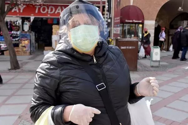 'Çok yüksek riskli' grupta yer alan Edirne'de esnaf, renklerinin haritada turuncuya dönmesini bekliyor 'Çok yüksek riskli' grupta yer alan Edirne'de esnaf, renklerinin haritada turuncuya dönmesini bekliyor