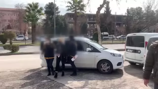 Dolandırıcılık yaptığı iddiasıyla 1 kişi tutuklandı Dolandırıcılık yaptığı iddiasıyla 1 kişi tutuklandı