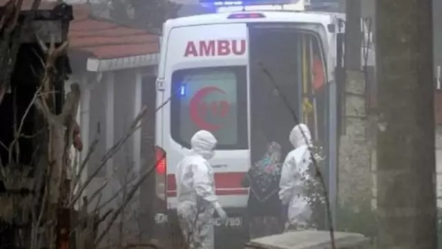 Eşi vefat eden yaşlı kadın köydeki 41 eve girip çıktı, 200 kişiye koronavirüs bulaştırdı Eşi vefat eden yaşlı kadın köydeki 41 eve girip çıktı, 200 kişiye koronavirüs bulaştırdı