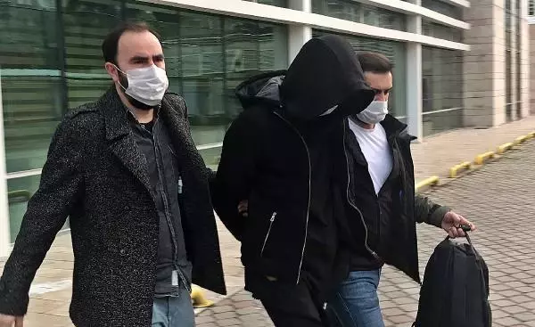 Filyasyon görevlisi kılığına girip büfeden 6 bin liralık sigara çaldı Filyasyon görevlisi kılığına girip büfeden 6 bin liralık sigara çaldı