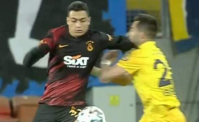 In Galatasaray, Mohamed was out of the game with a direct red card in Ankaragücü