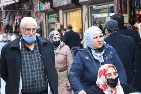 Son dakika haber | Gaziantep'te çarşı ve meydanlarda yoğunluk Son dakika haber | Gaziantep'te çarşı ve meydanlarda yoğunluk
