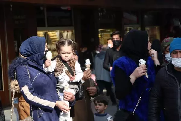 Son dakika haber | Gaziantep'te çarşı ve meydanlarda yoğunluk Son dakika haber | Gaziantep'te çarşı ve meydanlarda yoğunluk