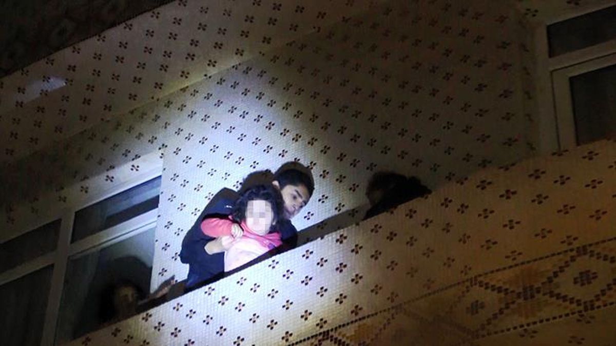 Gece vakti çıkan yangın, mahalleyi ayağa kaldırdı