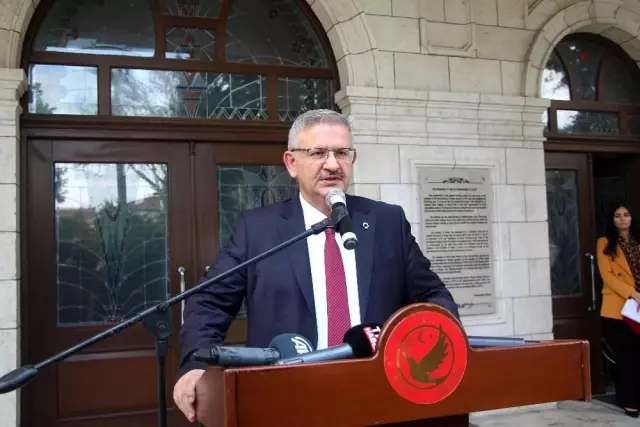Hatay'ın ilk ve tek Cumhurbaşkanı Tayfur Sökmen vefatının 41. yılında anıldı Hatay'ın ilk ve tek Cumhurbaşkanı Tayfur Sökmen vefatının 41. yılında anıldı