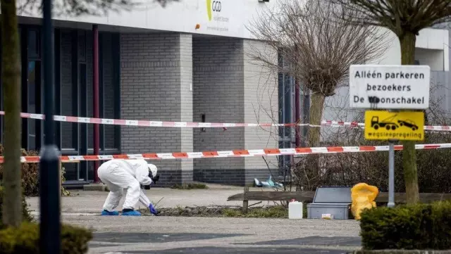 Hollanda'da koronavirüs test merkezinde patlama: Polis soruşturma başlattı Hollanda'da koronavirüs test merkezinde patlama: Polis soruşturma başlattı