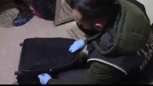 İstanbul'da DEAŞ operasyonu; 10 gözaltı İstanbul'da DEAŞ operasyonu; 10 gözaltı
