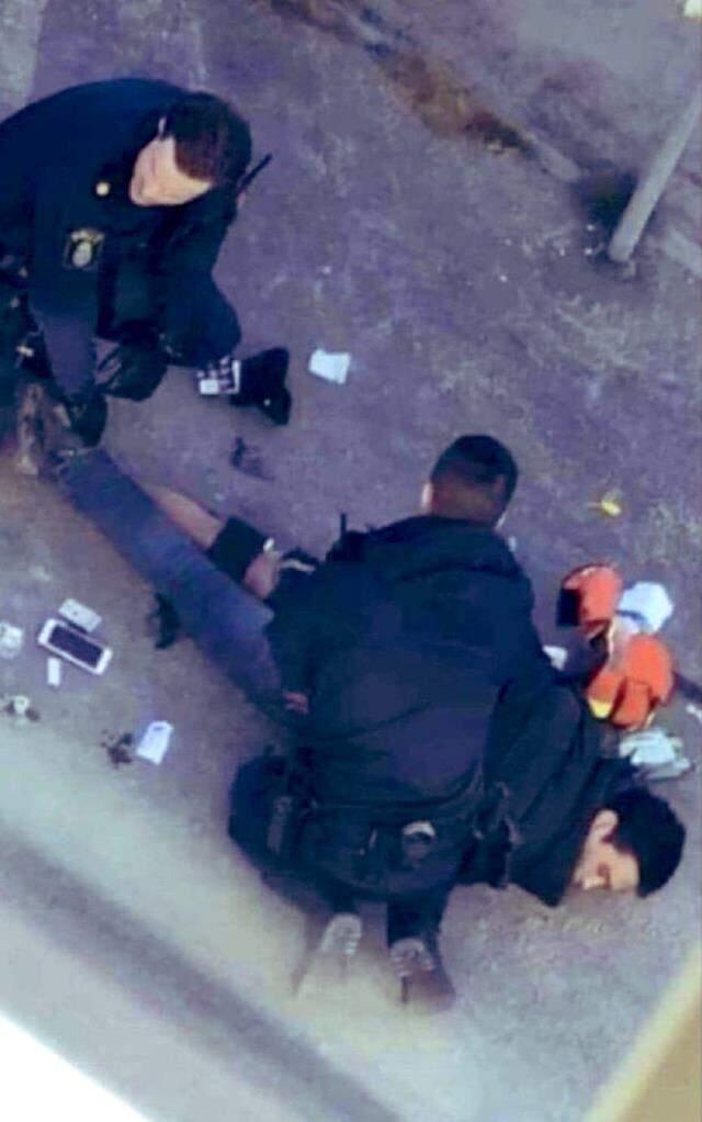 İsveç'te bıçaklı terör eylemi: 8 kişi yaralandı İsveç'te bıçaklı terör eylemi: 8 kişi yaralandı