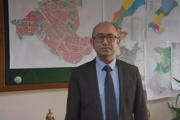 İzmir'de mahalleli, kentsel dönüşüm imar planına tepkili (2) İzmir'de mahalleli, kentsel dönüşüm imar planına tepkili (2)