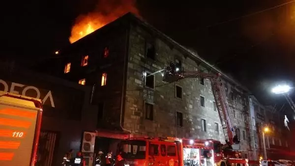Son dakika haberi! İzmir'de tekstil atölyesinde çıkan yangında alevler geceyi aydınlattı Son dakika haberi! İzmir'de tekstil atölyesinde çıkan yangında alevler geceyi aydınlattı