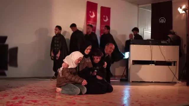 KAHRAMANMARAŞ - Yunus Emre Enstitüsü Azez Kültür Merkezi tiyatro ve müzik ekibi sahne aldı KAHRAMANMARAŞ - Yunus Emre Enstitüsü Azez Kültür Merkezi tiyatro ve müzik ekibi sahne aldı