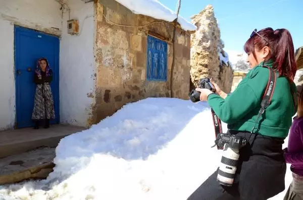 Kara gömülen köyü, kare kare fotoğrafladılar Kara gömülen köyü, kare kare fotoğrafladılar