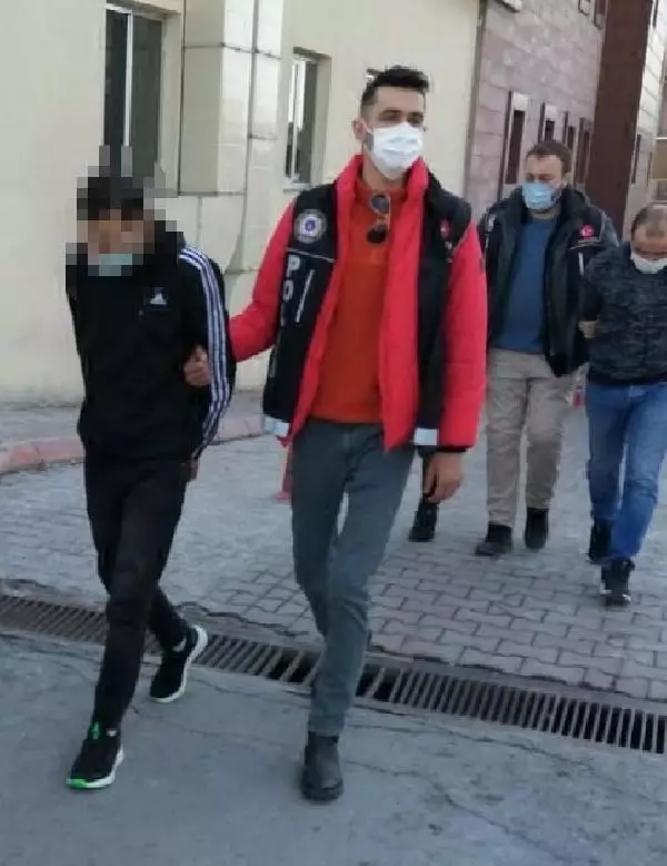 Son dakika haber... Kayseri'de uyuşturucu operasyonu: 5 gözaltı Son dakika haber... Kayseri'de uyuşturucu operasyonu: 5 gözaltı