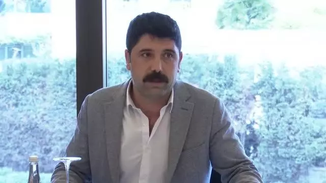 Kılıçdaroğlu, tiyatro sanatçıları ve birlik temsilcileriyle bir araya geldi Kılıçdaroğlu, tiyatro sanatçıları ve birlik temsilcileriyle bir araya geldi
