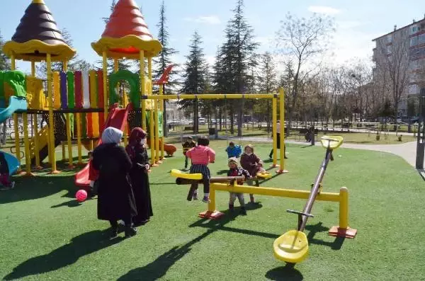 Kırmızı kategorideki Aksaray'da 20 yaş altından 'kurallara uyum' çağrısı Kırmızı kategorideki Aksaray'da 20 yaş altından 'kurallara uyum' çağrısı