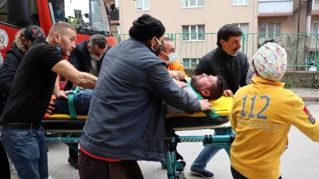 Komşuları beslediği hayvanları şikayet edince çatıya çıktı Komşuları beslediği hayvanları şikayet edince çatıya çıktı